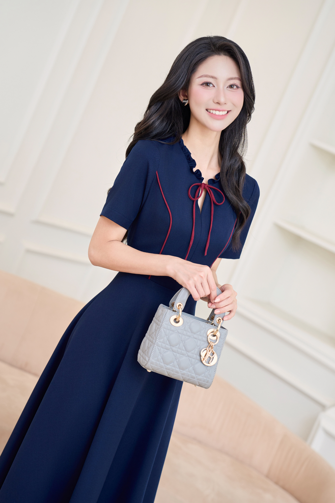 Váy dài xanh viền đỏ cổ nhún bèo thắt nơ YAME YV690