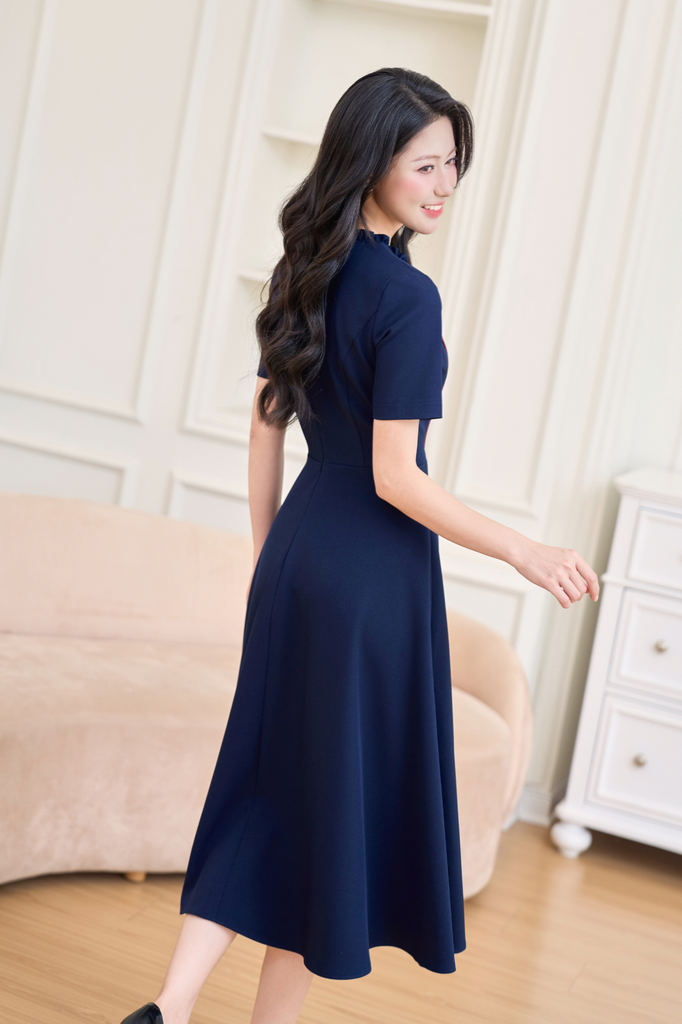 Váy dài xanh viền đỏ cổ nhún bèo thắt nơ YAME YV690