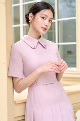 Váy nữ dáng dài xếp ly màu hồng ngắn tay cổ vạt tròn đính cúc đá eo thắt đai nơ YAME YV634