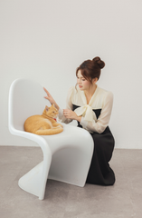Váy yếm nữ màu đen dáng dài phối sơ mi tơ màu kem thắt nơ cổ cách điệu YAME YV594