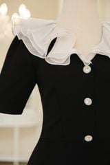Váy nữ dáng A màu đen cổ bèo 3 lớp đính cúc đá trang trí vải tuyết mưa YAME YV350