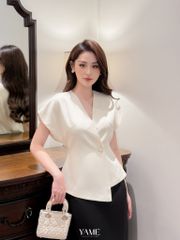 Set áo + chân vá nữ dáng peplum cổ V vạt lệch tay chờm vai màu trắng be đính cúc ngọc YAME AA182 ACV182