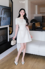Váy nữ dáng A đính nơ cổ tròn cut-out giọt nước ngắn tay vải tafta YAME YV447