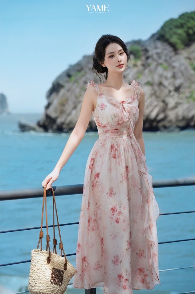Váy nữ dáng dài hai dây nhún eo thắt nơ trang trí vải tơ ngọc trai hoạ tiết hoa mặc hè YAME YV399