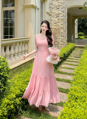 Váy nữ dáng dài maxi đi biển ôm eo xòe dưới cổ V xếp ly ngực màu hồng pastel vải chiffon YAME YV382