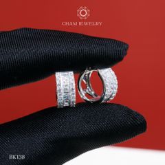 Hoa Tai BK138 CHAM JEWELRY, Hoa Tai Khoen Bản 6.0mm (Barcode TBK204).