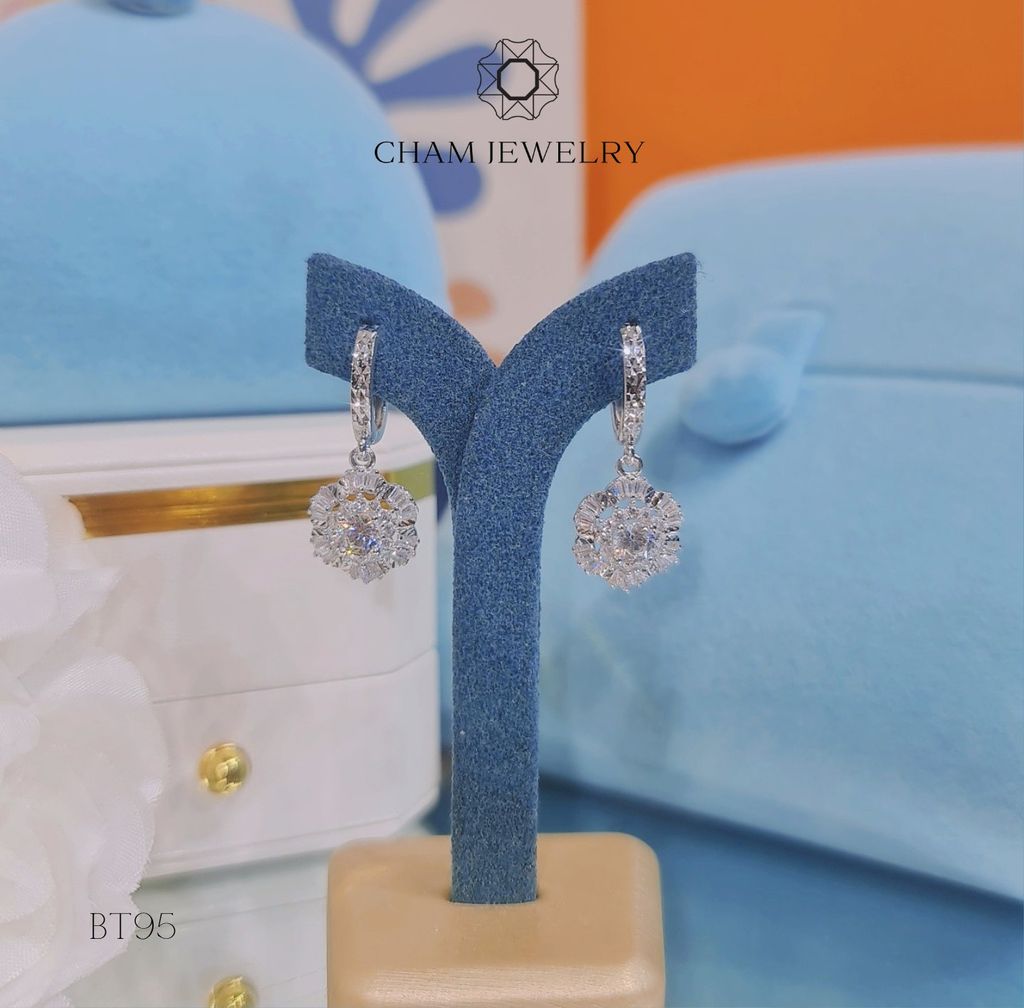 Hoa Tai BT95 CHAM JEWELRY , Chủ 4.5mm (Barcode TBT743).