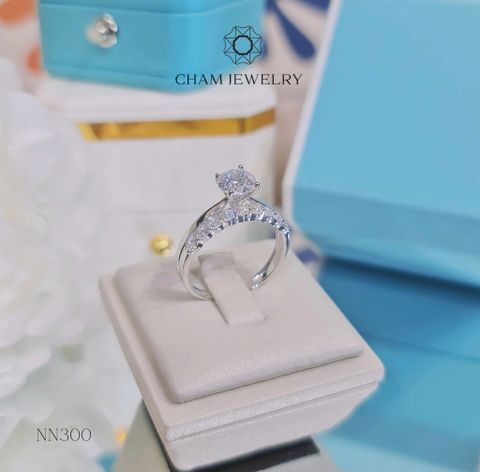 Nhẫn NN300 CHAM JEWELRY, Xoàn Newzealand 6.5mm( Barcode TNN1179).