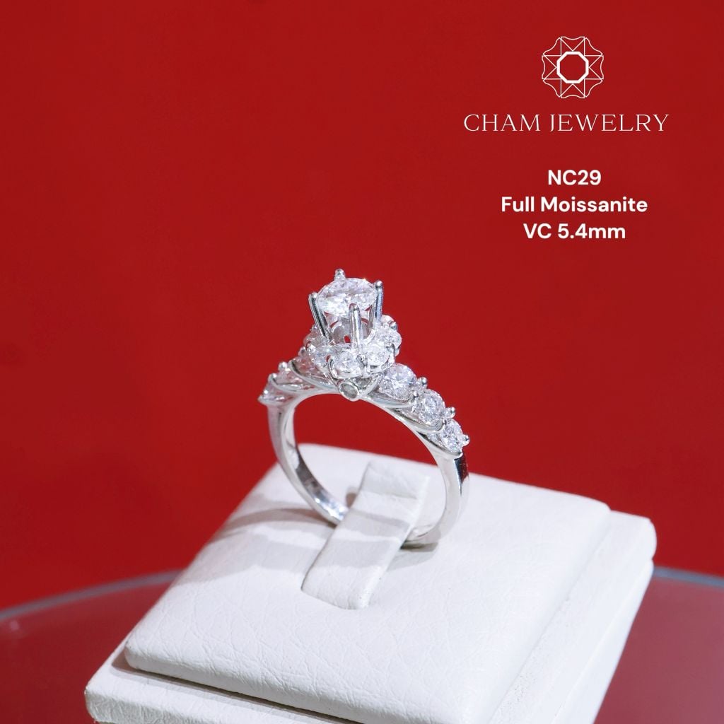 Nhẫn NC29 CHAM JEWELRY, Chủ 5.4mm Full Moissanite Cao Cấp (Barcode C3DNM44).