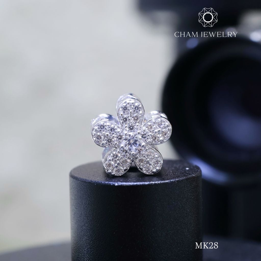 Mặt Dây Chuyền MK28 CHAM JEWELRY, 5 Hoa (Barcode TCH02)