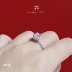 Nhẫn NN332 CHAM JEWELRY, HaLo Xoàn Chủ 5mm ( Barcode TNN1143).