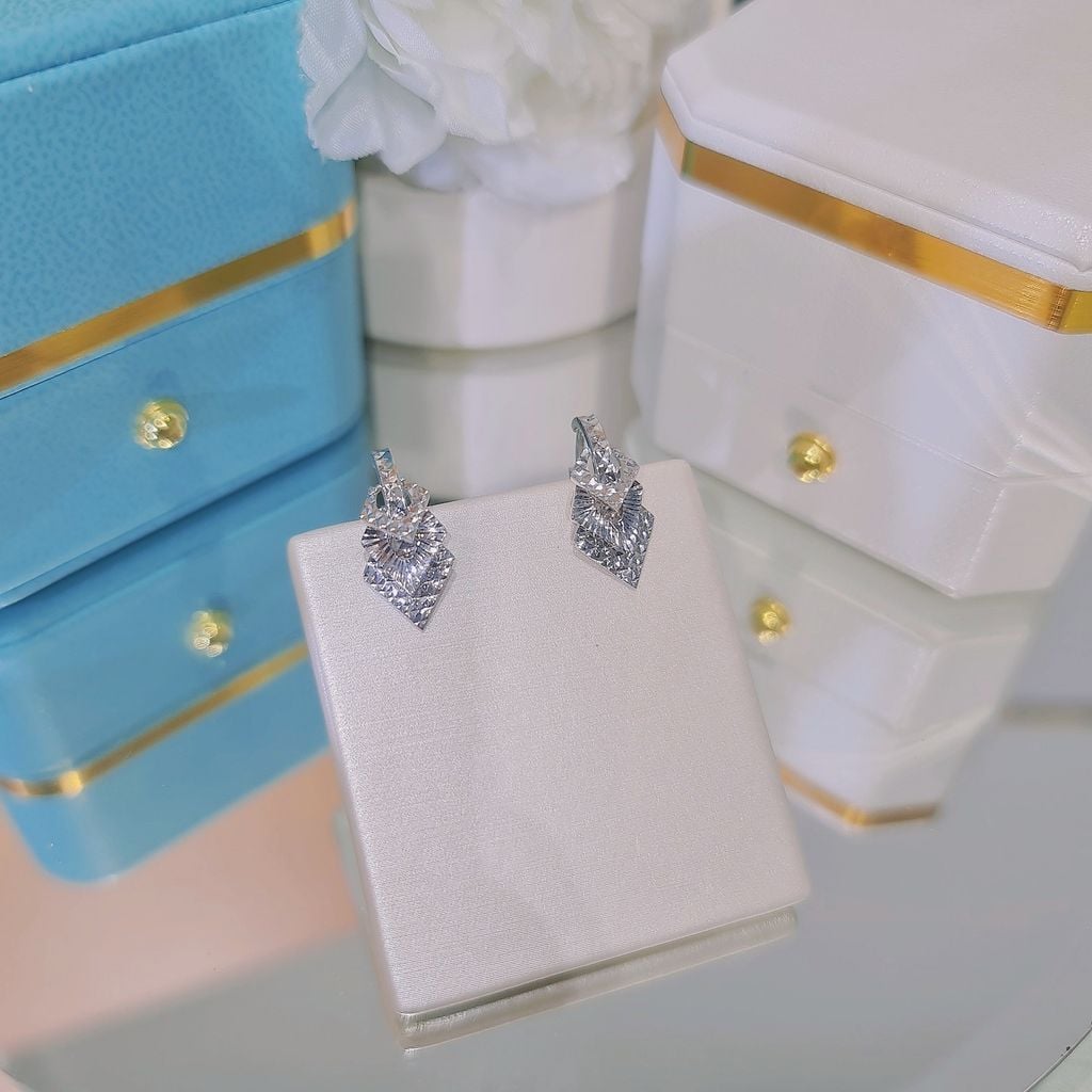 Hoa Tai CHAM JEWERLY BT24.
