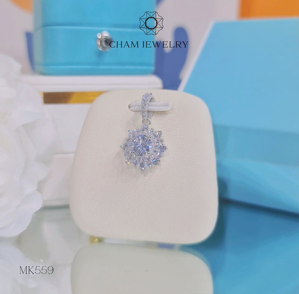 Mặt Dây Chuyền MK559 CHAM JEWELRY, Xoàn Hoa Tia Chủ 6.5mm.