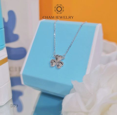 Dây Chuyền D79 CHAM JEWELRY, Cỏ 3 Lá (Barcode CRLM115).
