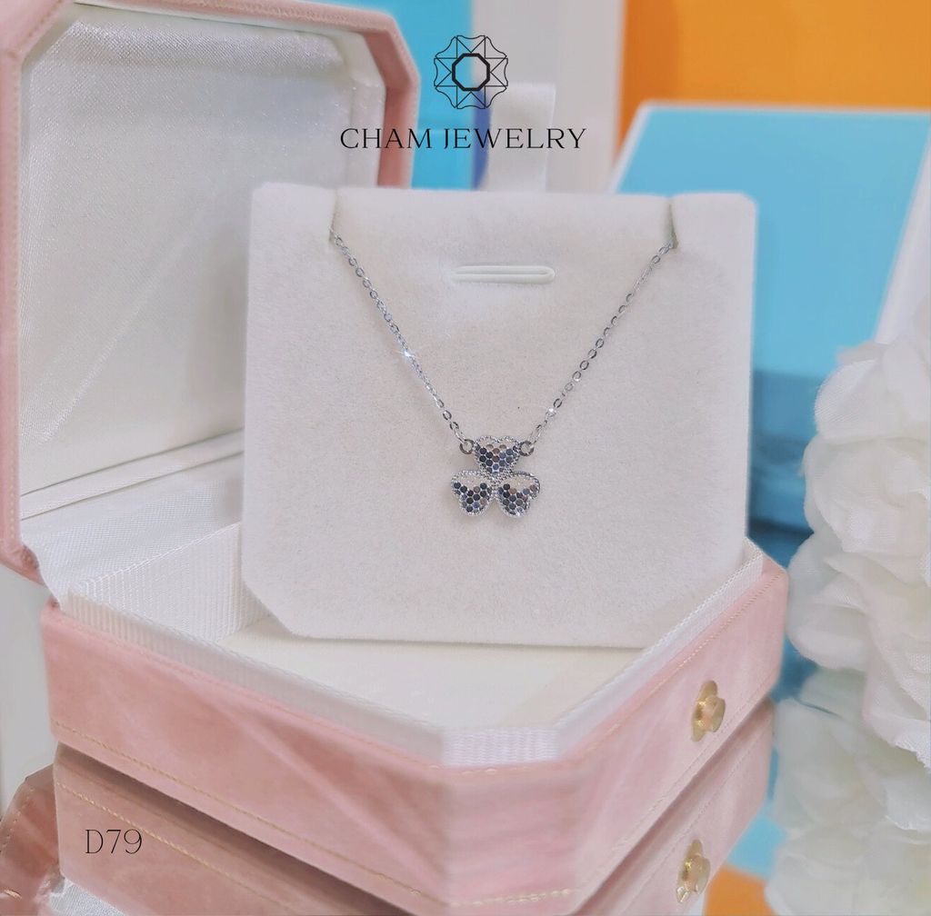 Dây Chuyền D79 CHAM JEWELRY, Cỏ 3 Lá (Barcode CRLM115).