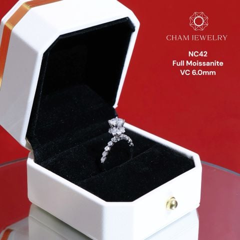 Nhẫn NC42 CHAM JEWELRY, Full Đá Moissanite 6.0mm (Barcode TVM55).