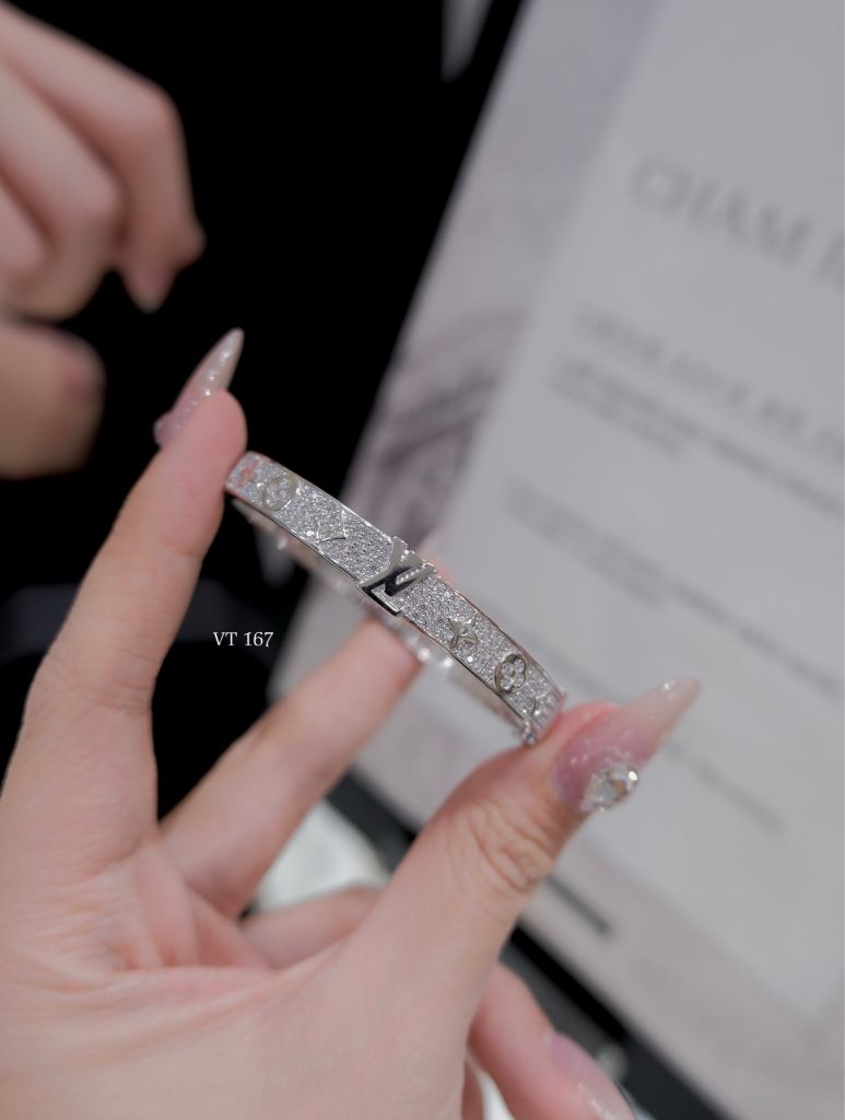 Vòng Tay LV VT167 CHAM JEWELRY. Bản 7.0mm (Barcode CV6581).