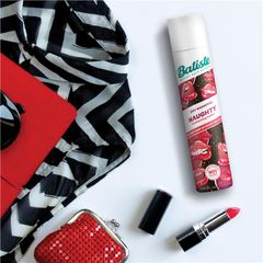 Bộ quà tặng dầu gội khô Batiste Naughty & Nice 200ml