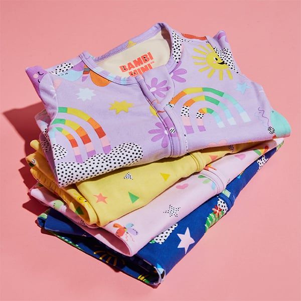 Bambi Mini Co. Wrigglesuit 6-12 tháng (có chân bám chắc) Lễ hội hoa hồng