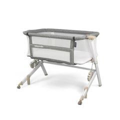 Giường ngủ babystudio kèm nệm - Khung trắng 1 chiếc