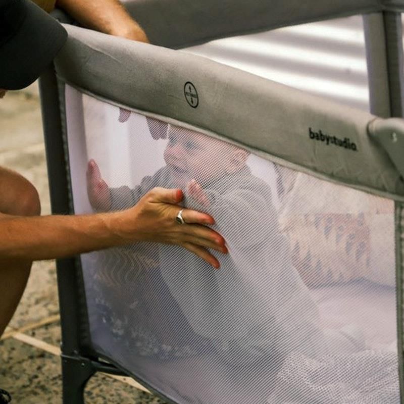 Cũi di động/sân chơi tiêu chuẩn babystudio - Xám pha 1 chiếc