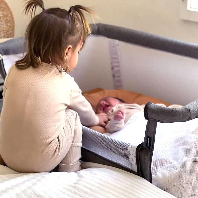 Giường ngủ babystudio kèm nệm - Khung trắng 1 chiếc