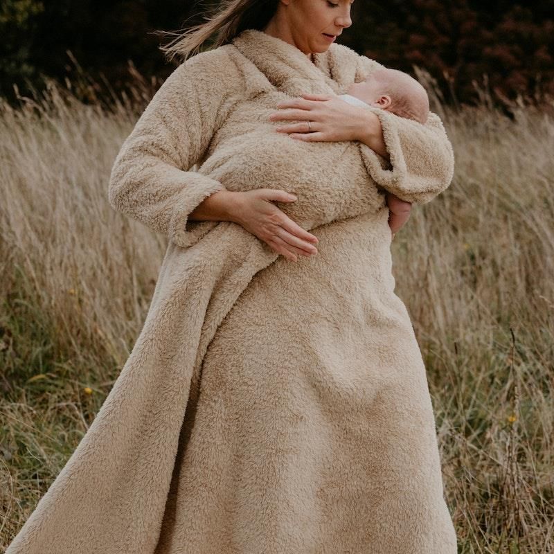 Chăn cho bé bú BHOOMI màu nâu nhạt