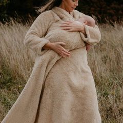 Chăn cho bé bú BHOOMI màu nâu nhạt