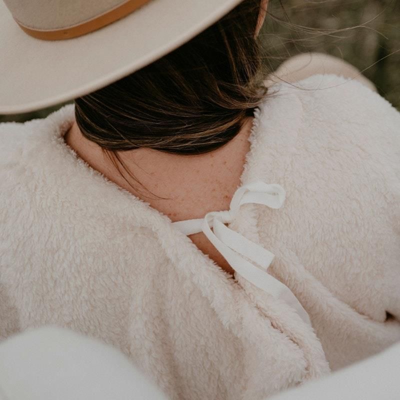 Kem dưỡng da cho bé BHOOMI Babe Feeding Blanket