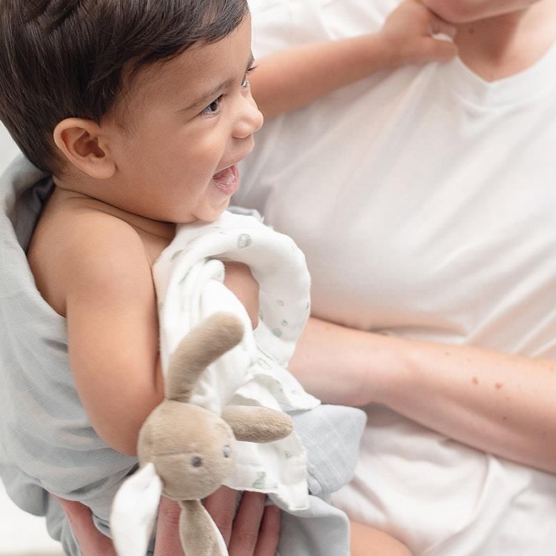 Bộ quà tặng chăn quấn Little Bamboo Muslin & Lovie Comforter - Whisper Whisper