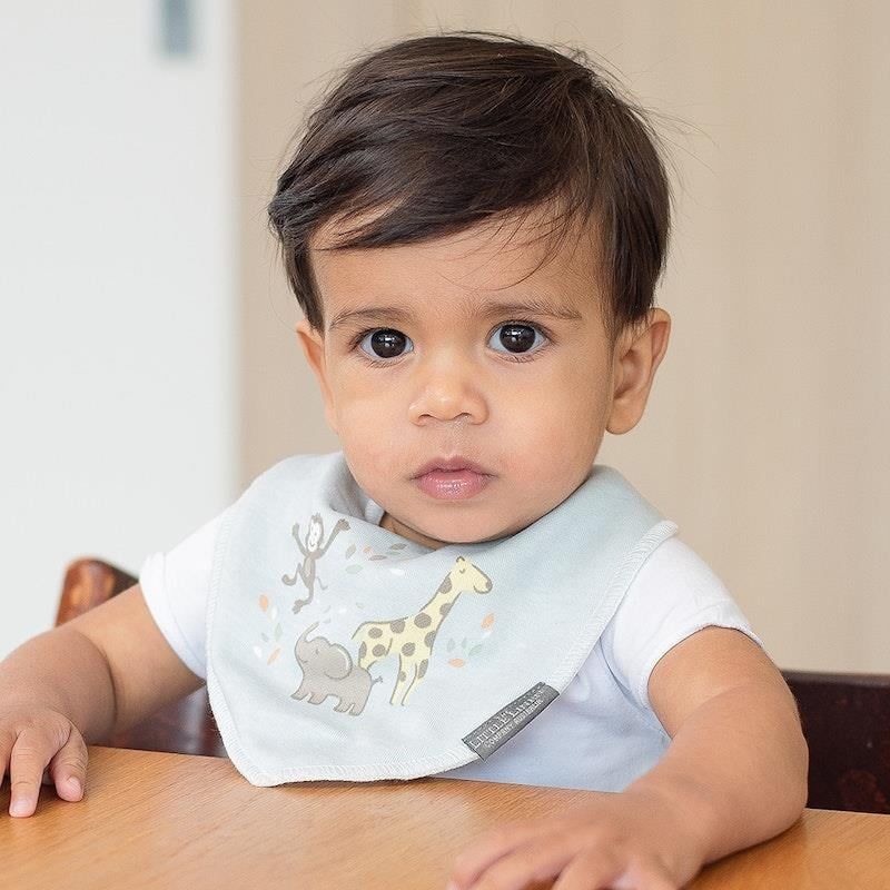 Bộ quà tặng đồ chơi lục lạc và yếm trẻ em Little Linen Company Safari Bear