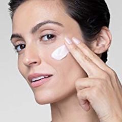 Kem dưỡng ẩm mắt L'Oreal Paris Revitalift 15ml