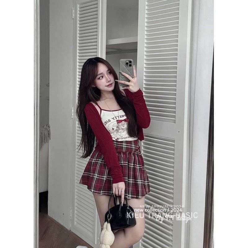  B95-Bộ áo 2 dây và chân váy xếp ly kẻ đỏ xoè cùng áo khoác đỏ cho phái đẹp 