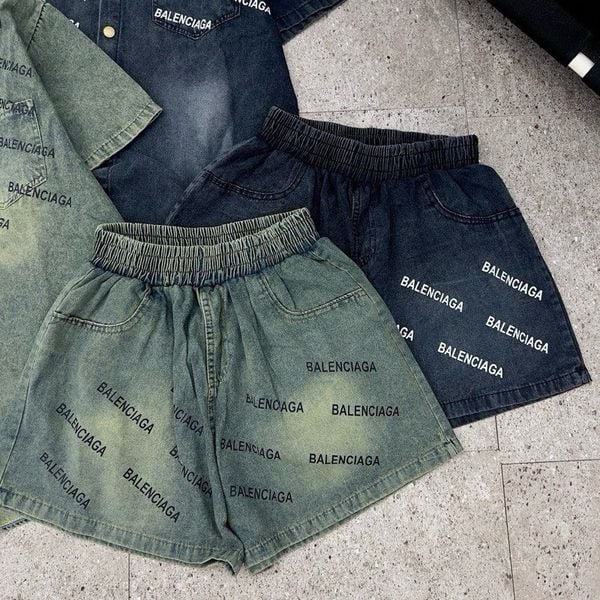  K70-Bộ đùi jean chữ Balen 2 màu cho nữ 