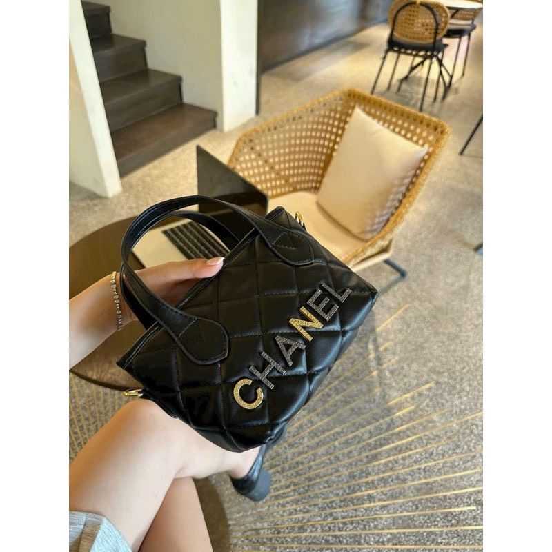  B122-Túi Xách Cnel Trám Mềm Dáng Giỏ Size 20 Phụ Kiện Mới Kèm Dây Đeo Chéo 