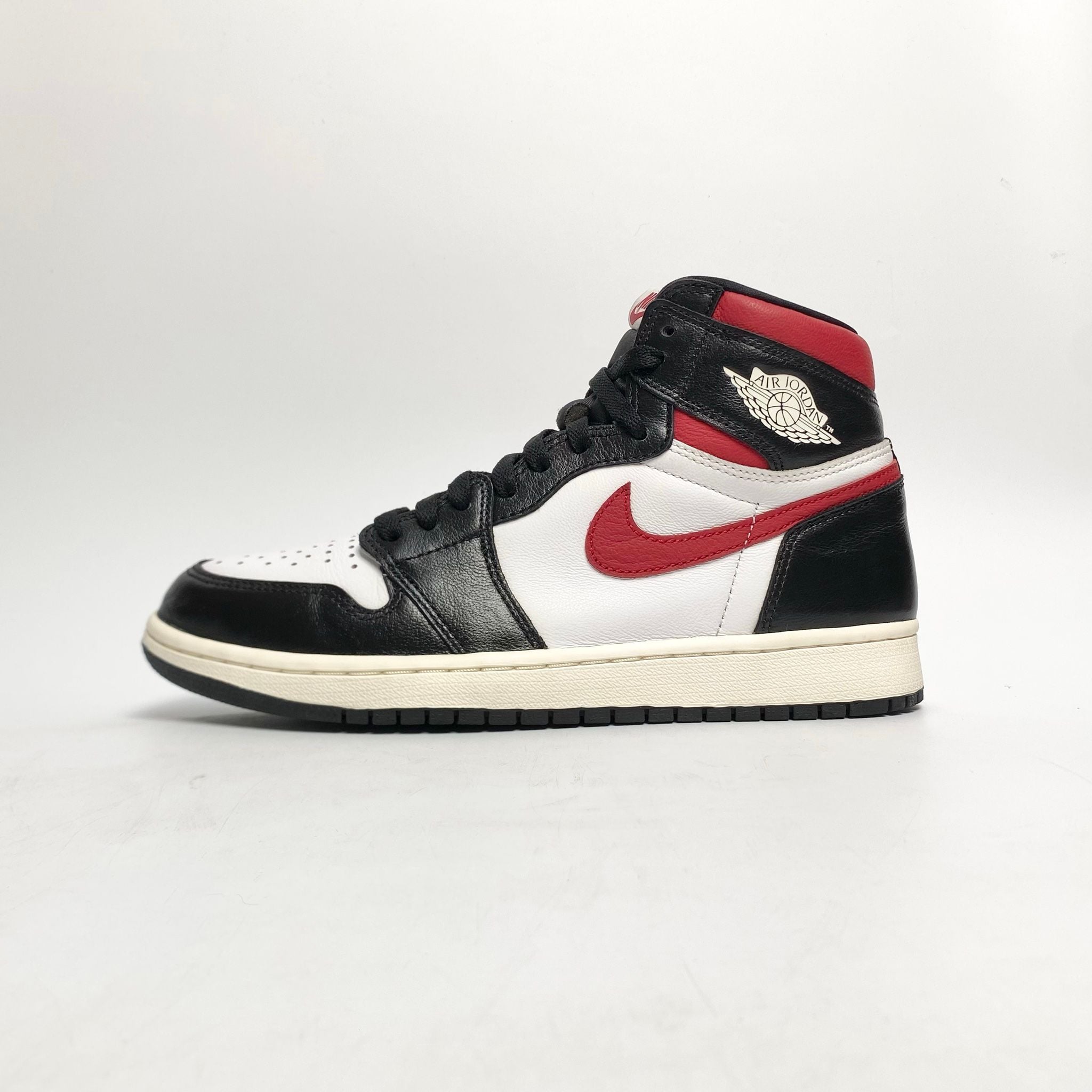  NIKE AIR JORDAN 1 RETRO HIGH BLACK GYM RED 555088-061 