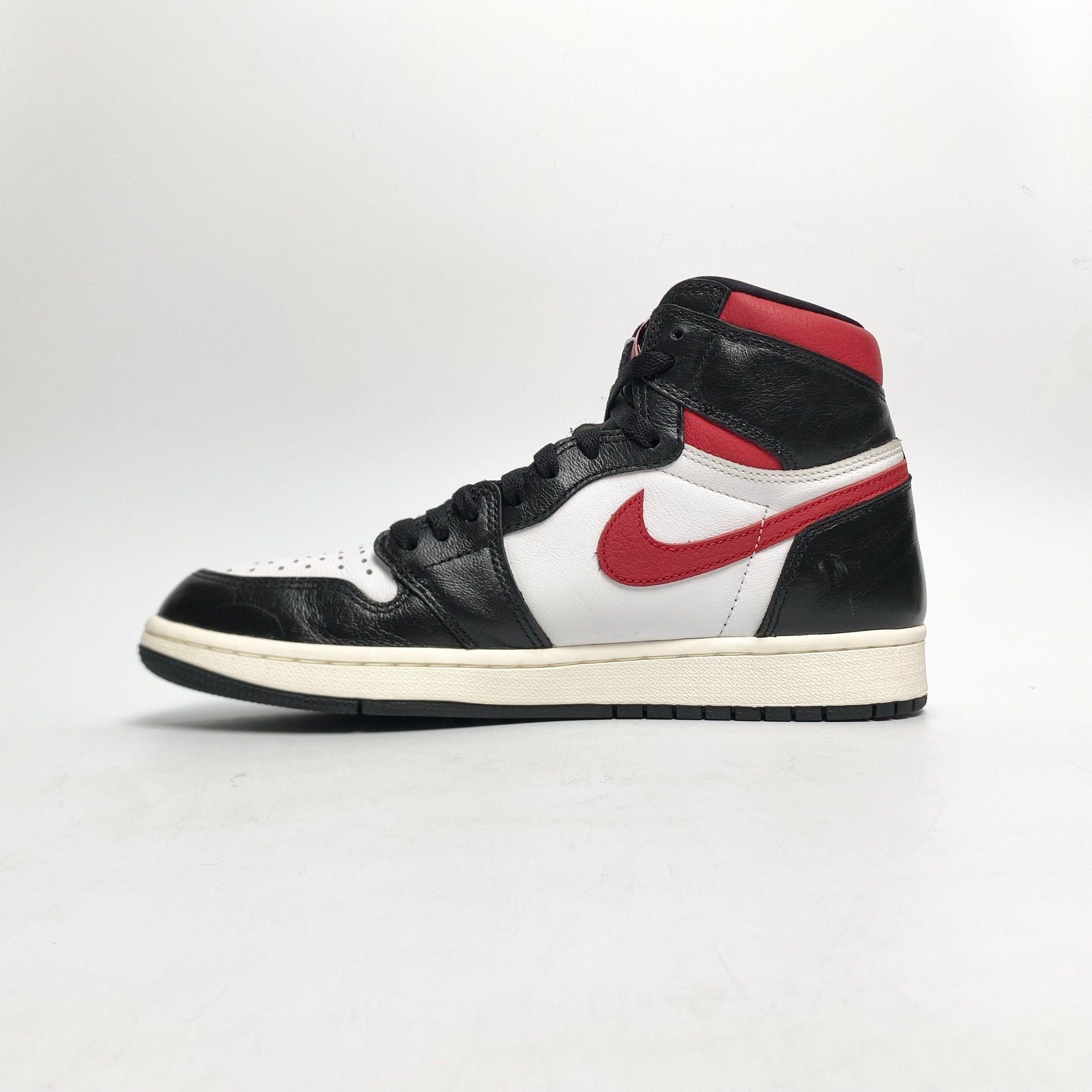  NIKE AIR JORDAN 1 RETRO HIGH BLACK GYM RED 555088-061 