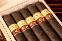 Xì Gà Crafted by Oliva Robusto Maduro - Cigar Chính Hãng