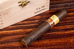 Xì Gà Crafted by Oliva Robusto Maduro - Cigar Chính Hãng