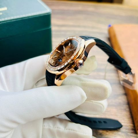  Đồng hồ Carnival 8113G2-VH-DCS-N 