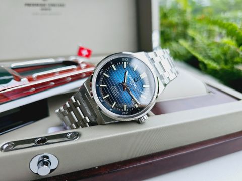  Đồng hồ Carnival 8106G-VT-X 