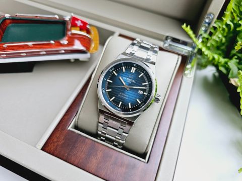  Đồng hồ Carnival 8106G-VT-X 