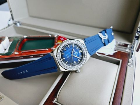  Đồng hồ Carnival 8107G-VT-DCS-X 