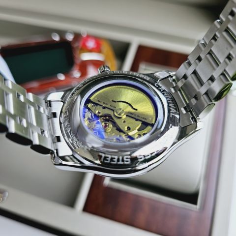  Đồng hồ Carnival 8105G-VT-X 