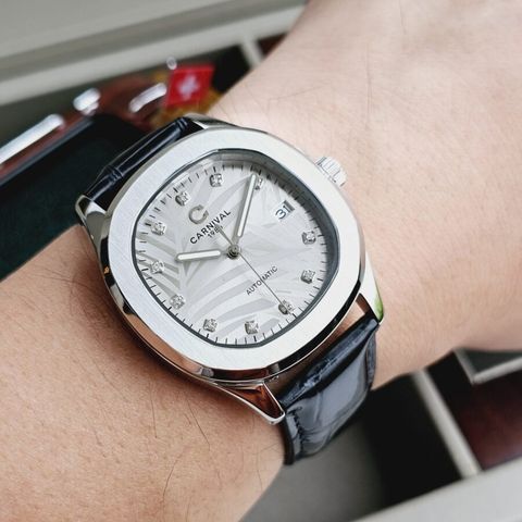  Đồng hồ Carnival 8115G-VT-DD-N 