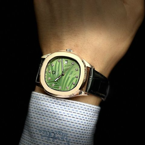  Đồng hồ Carnival 8115G-VH-DD-XL 