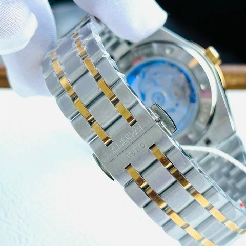  Đồng hồ Carnival 8112G-CV-D 