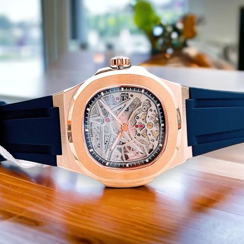  Đồng hồ Carnival 8118G-VH-DCS-T 