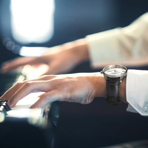  Đồng hồ Carnival 8016G-VT-DD-T 