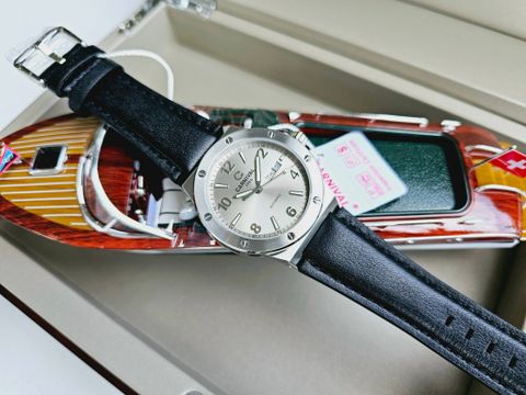  Đồng hồ Carnival 8089G-VT-DD-N 